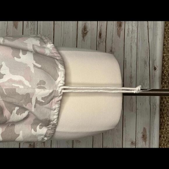 GAP athleisure pink and tan camo drawstring sweatshirt Size XL - Picture 5 of 7